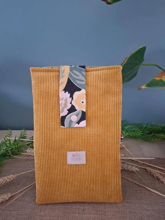 Pochette à livres en velours moutarde