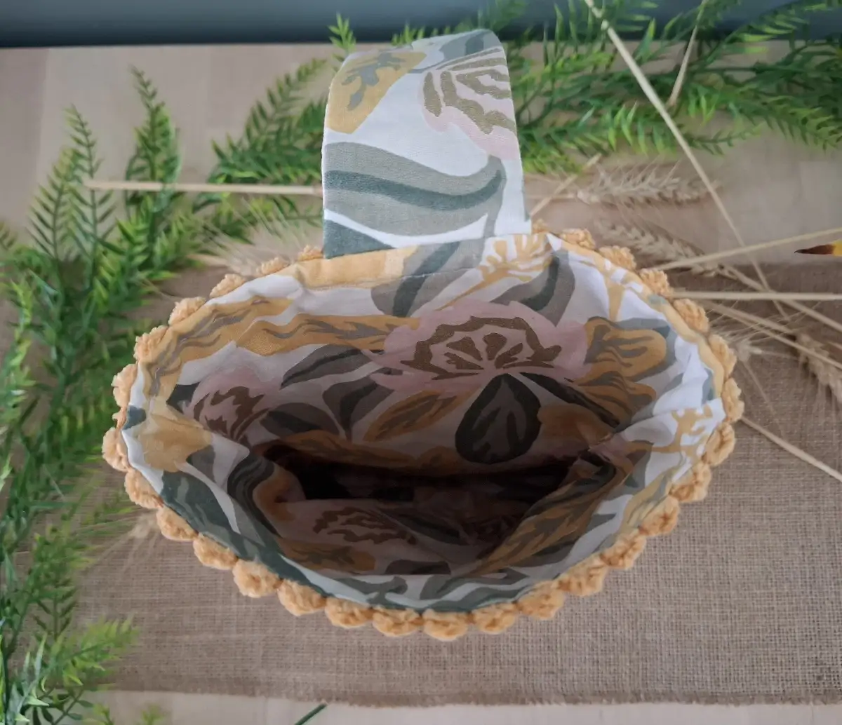 Pochette à livres en velours moutarde
