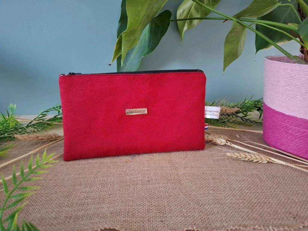 Pochettes maquillages suédine rouge