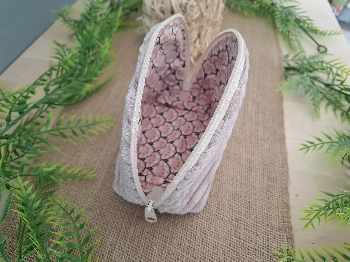 Pochette maquillage en velours côtelé